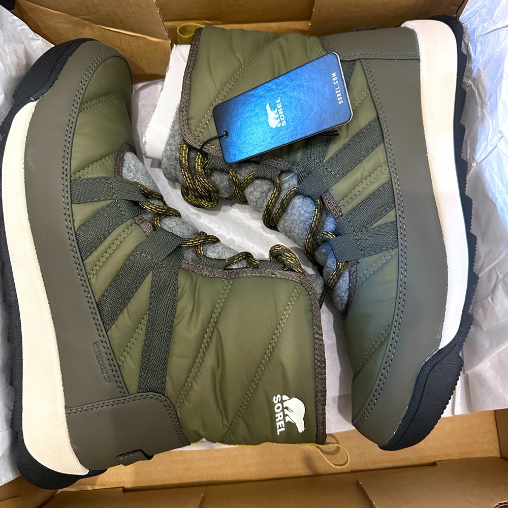 Sorel Whitney II short boot.